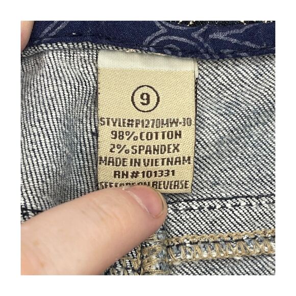 Refuge Jeans Girls 9 Blue Denim Cotton Stretch Mid-Rise Straight Leg Zip Fly - Picture 2 of 8